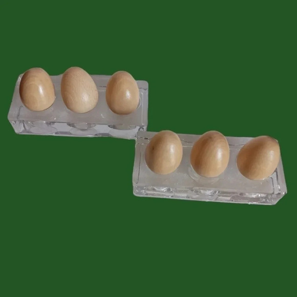 Chicken eggspression faces on wooden background set of 6 - Picture 2 of 8